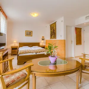 Bed & Breakfast Kata Panzio, Segedín